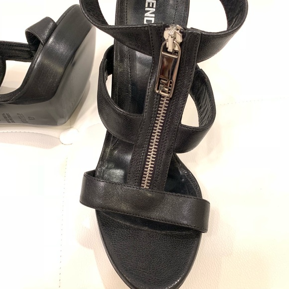 FENDI Platform Heels Sz 40 - Picture 7 of 7